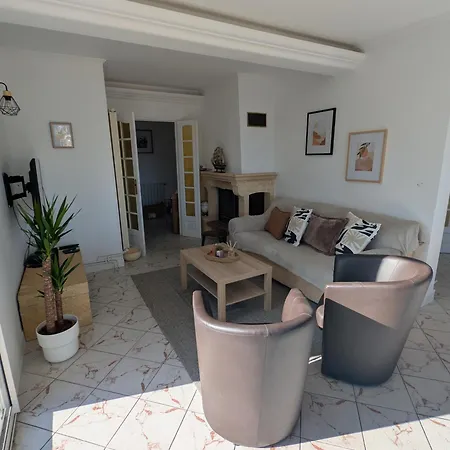 Апартаменты 90m2 Avec Terrasse, Vue Et Parking Gratuit