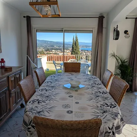 90m2 Avec Terrasse, Vue Et Parking Gratuit