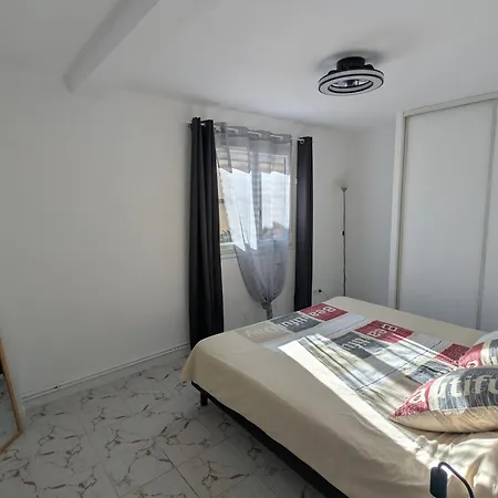 90m2 Avec Terrasse, Vue Et Parking Gratuit